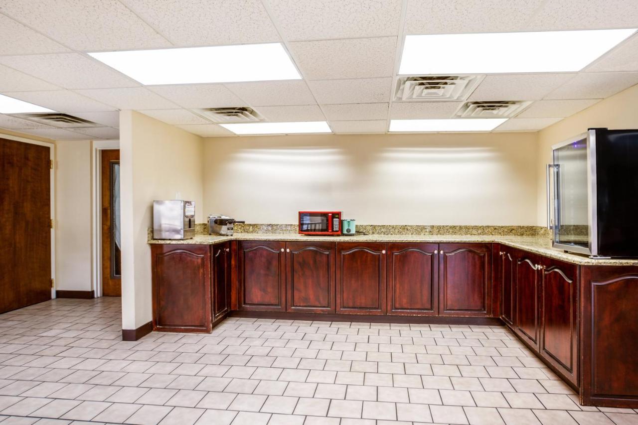 Red Roof Inn Fayetteville I-95 Екстериор снимка